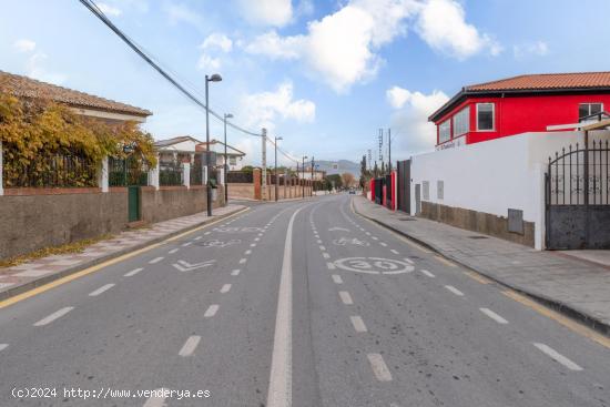  LOCAL CON VIVIENDA - GRANADA 