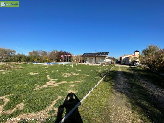 FINCA CON VIVIENDA DE 2 DORMITORIOS Y PISCINA - BURGOS