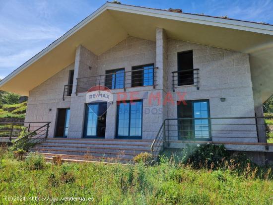 Casa / Chalet independiente en venta en Camino da Pandiña, Moaña - PONTEVEDRA