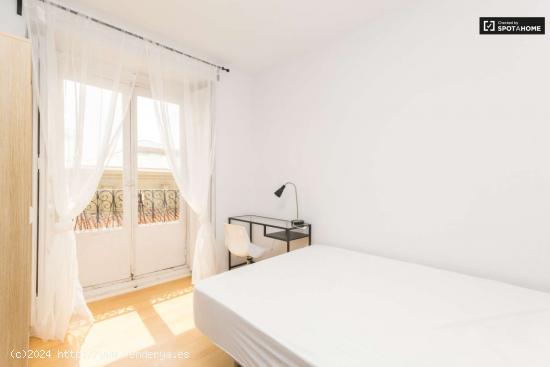  Habitación amueblada con escritorio en piso compartido, Latina - MADRID 