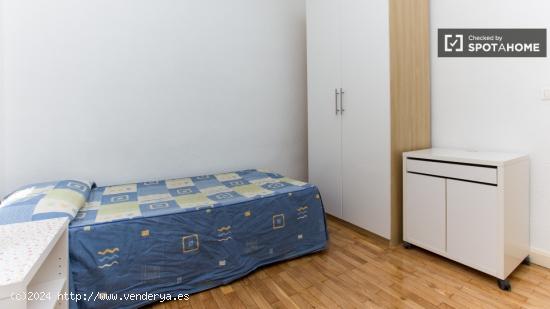 Habitación equipada con cómoda en piso compartido, Puerta del Sol - MADRID