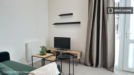 Apartamento de 1 dormitorio en alquiler en Lucero - MADRID