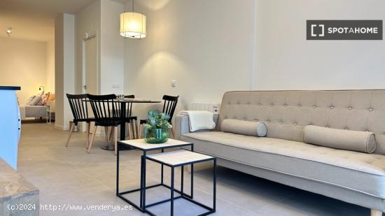 Apartamento de 1 dormitorio en alquiler en Lucero - MADRID