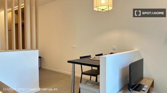 Apartamento de 1 dormitorio en alquiler en Lucero - MADRID