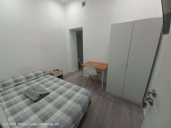  ¡Habitaciones en alquiler en piso de 5 habitaciones en Valencia! - VALENCIA 