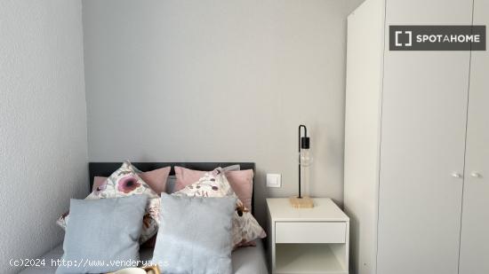 Habitación en alquiler en coliving en Lucero, Madrid - MADRID