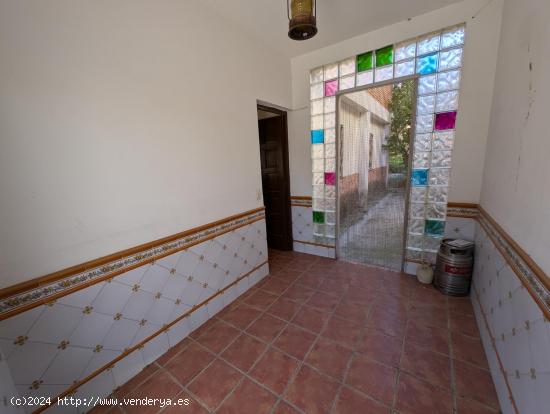 Casa con gran patio y terraza en Calaceite - TERUEL