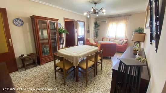  SE VENDE PISO EXTERIOR CON ASCENSOR EN CASTUERA - BADAJOZ 