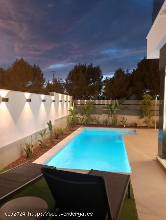 Exclusiva vivienda de alta gama en San Javier, ubicada en el campo de golf de Roda - MURCIA