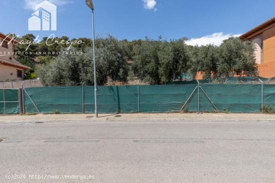 Terreno urbanizable en Granada  en una zona tranquila y demandada con 687 m2 de superficie parcela. 