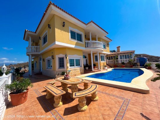 Villa en venta en Benidorm (Alicante)