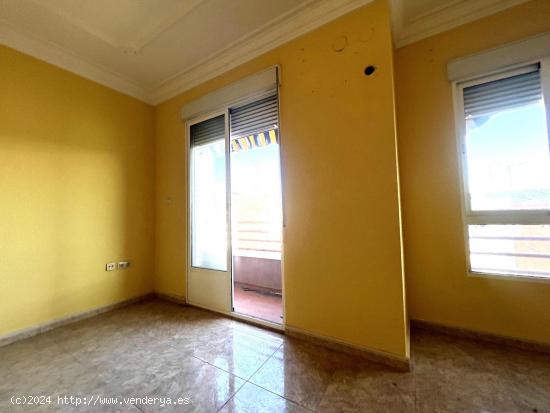 PISO 3 HABITACIONES PARA ENTRAR A VIVIR - BADAJOZ