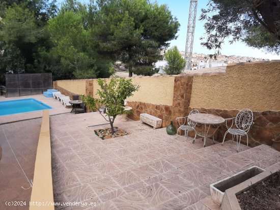 Villa en venta en Orihuela (Alicante)