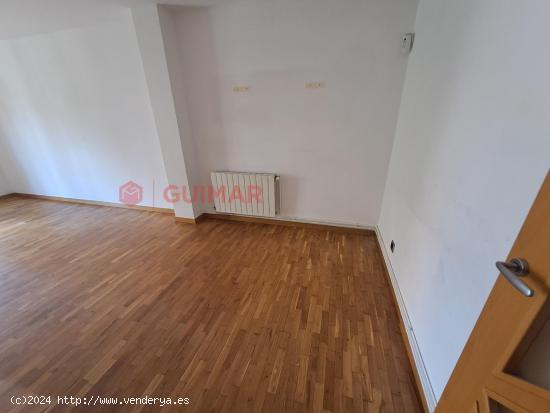 PISO EN VENTA EN SANT FELIU DE LLOBREGAT ZONA CAN LLOBERA - BARCELONA