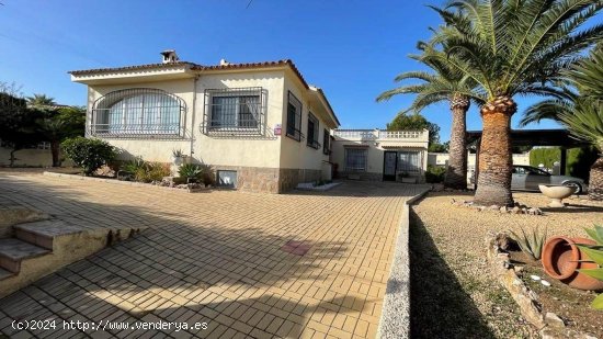 Villa en venta en Alfaz del Pi (Alicante)