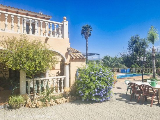 Villa en venta en Alfaz del Pi (Alicante)