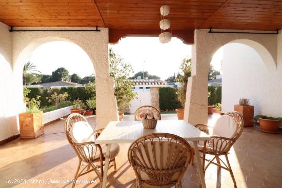 Villa en venta en Orihuela (Alicante)