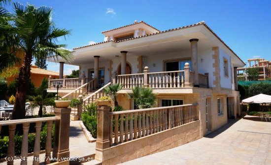 Villa en venta en Alfaz del Pi (Alicante)