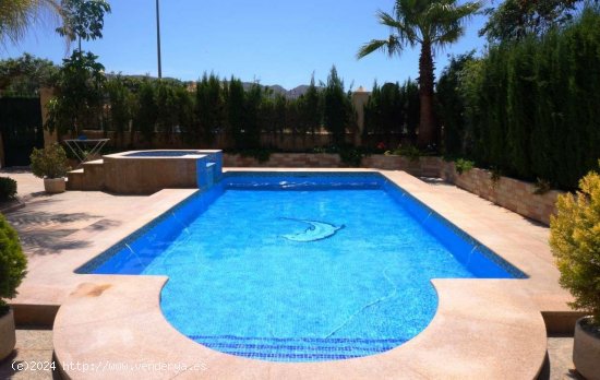 Villa en venta en Alfaz del Pi (Alicante)