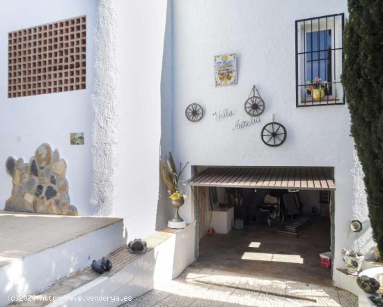 Villa en venta en La Nucia (Alicante)