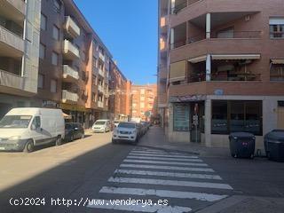 se vende Local bajo zona de Correos y Colegio Santa Ana - ZARAGOZA