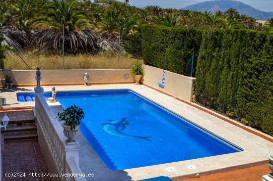 Villa en venta en La Nucia (Alicante)