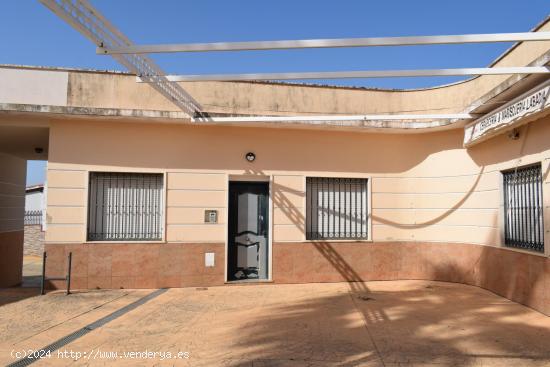 LOCAL COMERCIAL PARA BAR O CAFETERÍA SAN BARTOLOME DE LA TORRE - HUELVA