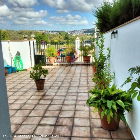 Gran vivienda adosada en Cazalla De La Sierra con fantásticas vistas a la sierra!!!