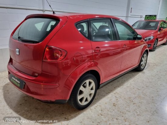 Seat Altea 1.6 de 2004 con 200.000 Km por 2.300 EUR. en Sevilla