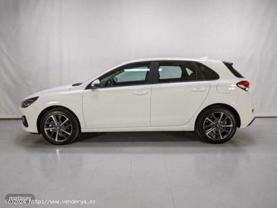 Hyundai i30 1.5 DPI Klass SLX 110 de 2024 con 7.009 Km por 20.990 EUR. en Murcia