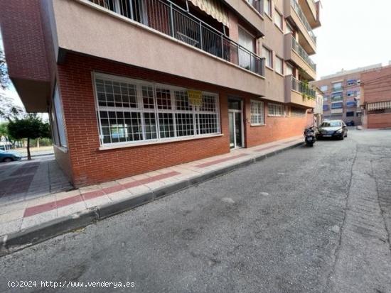 ALQUILER LOCAL COMERCIAL, 180 M2. APROX.  ZONA AVDA. JUAN DE BORBON - MURCIA