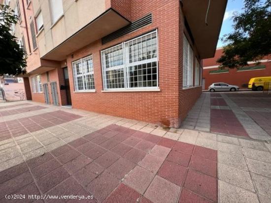 ALQUILER LOCAL COMERCIAL, 180 M2. APROX.  ZONA AVDA. JUAN DE BORBON - MURCIA