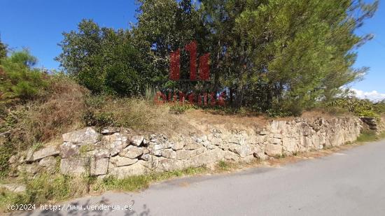 PARCELA EDIFICABLE EN MOREIRAS, PRÓXIMA A LA VALENZÁ. - ORENSE