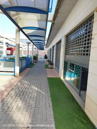 LOCAL COMERCIAL CON NEGOCIO MONTADO - MURCIA