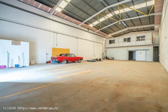 VENTA NAVE INDUSTRIAL EN POLIGONO BENAHADUX, ALMERIA - ALMERIA