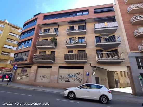 Local Comercial  muy céntrico con muchas posibilidades - BARCELONA