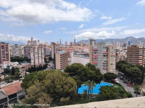 SE VENDE ATICO DE DOS DORMITORIOS CON PARKING EN BENIDORM - ALICANTE