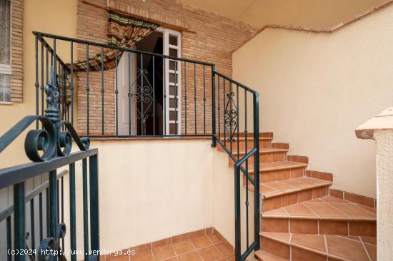 CASA ADOSADA EN VENTAS DE HUELMA - GRANADA