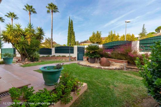 CHALET EN LA URBANIZACIÓN LAS LOMAS - BADAJOZ