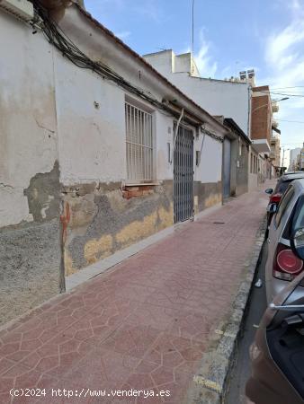 Casa de Pueblo en Guardamar - ALICANTE