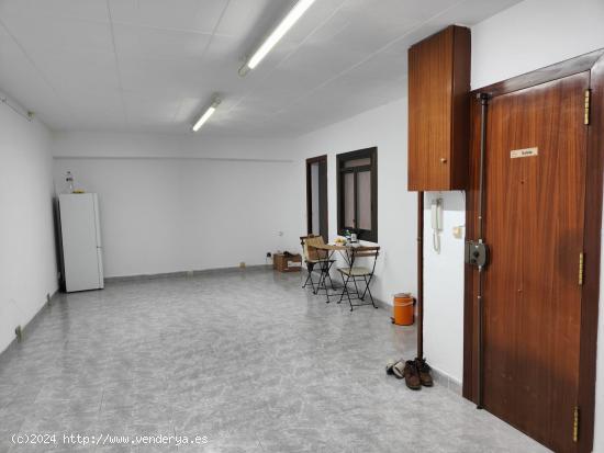  Se Vende en Cornella de Llobregat - BARCELONA 