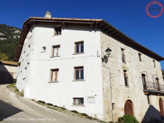 Atondo (Cendea de Iza): Casa pueblo reformada 2006: - NAVARRA