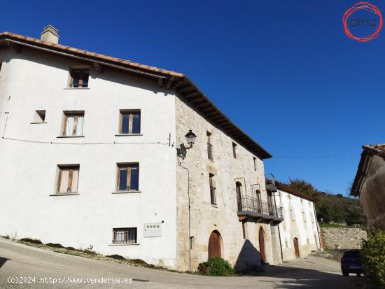 Atondo (Cendea de Iza): Casa pueblo reformada 2006: - NAVARRA