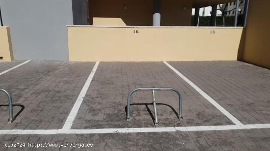 Garajes a la venta en la playa de Guardamar de la Safor en edificio Naranjos II - VALENCIA