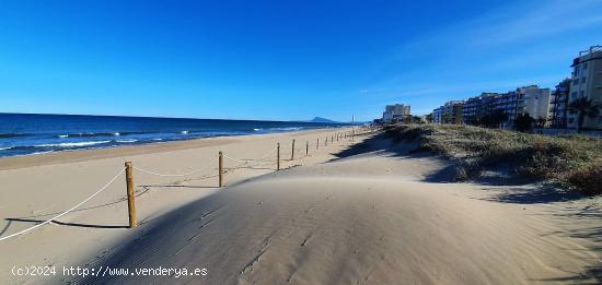 Garajes a la venta en la playa de Guardamar de la Safor en edificio Naranjos II - VALENCIA