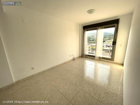 Apartamento en Calle Sant Josep, de 2 Dormitorios Dobles, 2 Baños y Terraza - TARRAGONA