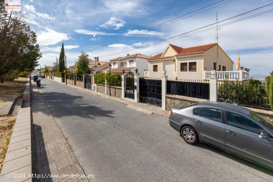 Chalet Venta Urb.Laurel de la Reina (La Zubia) - GRANADA