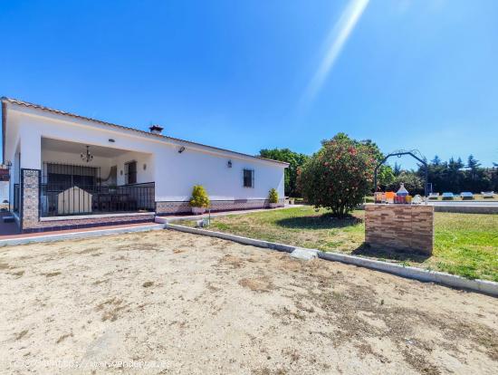 SE VENDE CHALET CON PISCINA EN EL PINAR DE LOS FRANCESES, SEGREGADO - CADIZ