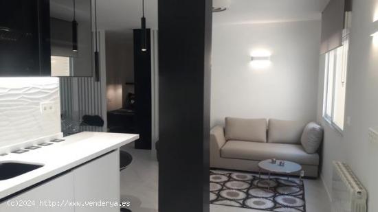 ¡Exclusivo apartamento en alquiler en el corazón de Granada! - GRANADA