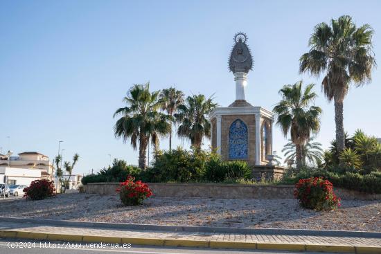  OLVIDATE DE REFORMAS Y PINTURAS Y VENTE A VIVIR A ESTA VIVIENDA TIPO CASA Y JARDIN !! - CADIZ 